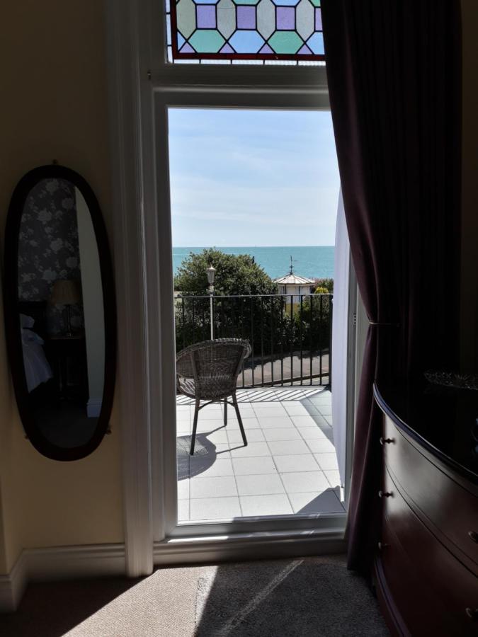 Breakers Bed And Breakfast Eastbourne Eksteriør billede
