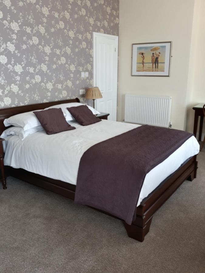Breakers Bed And Breakfast Eastbourne Eksteriør billede