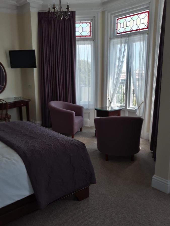 Breakers Bed And Breakfast Eastbourne Eksteriør billede