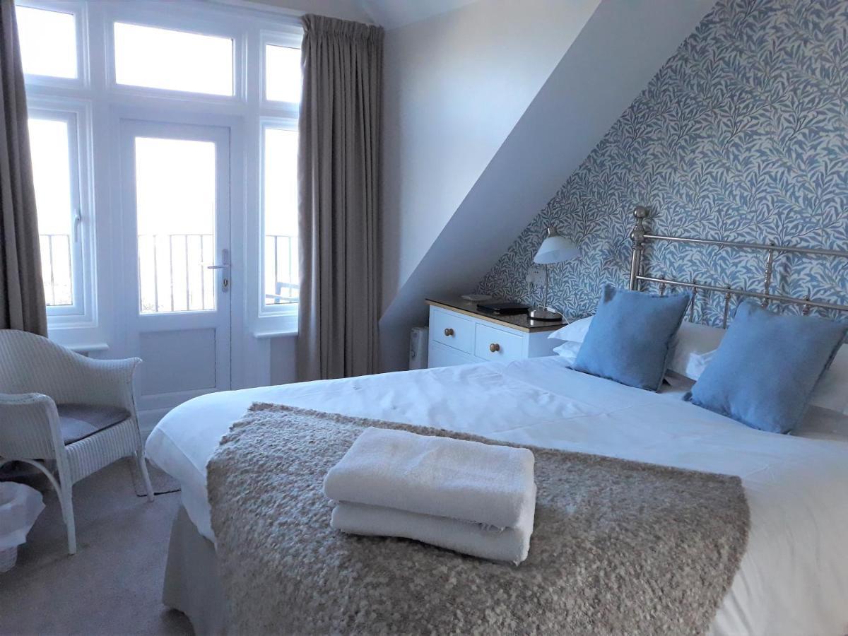 Breakers Bed And Breakfast Eastbourne Eksteriør billede