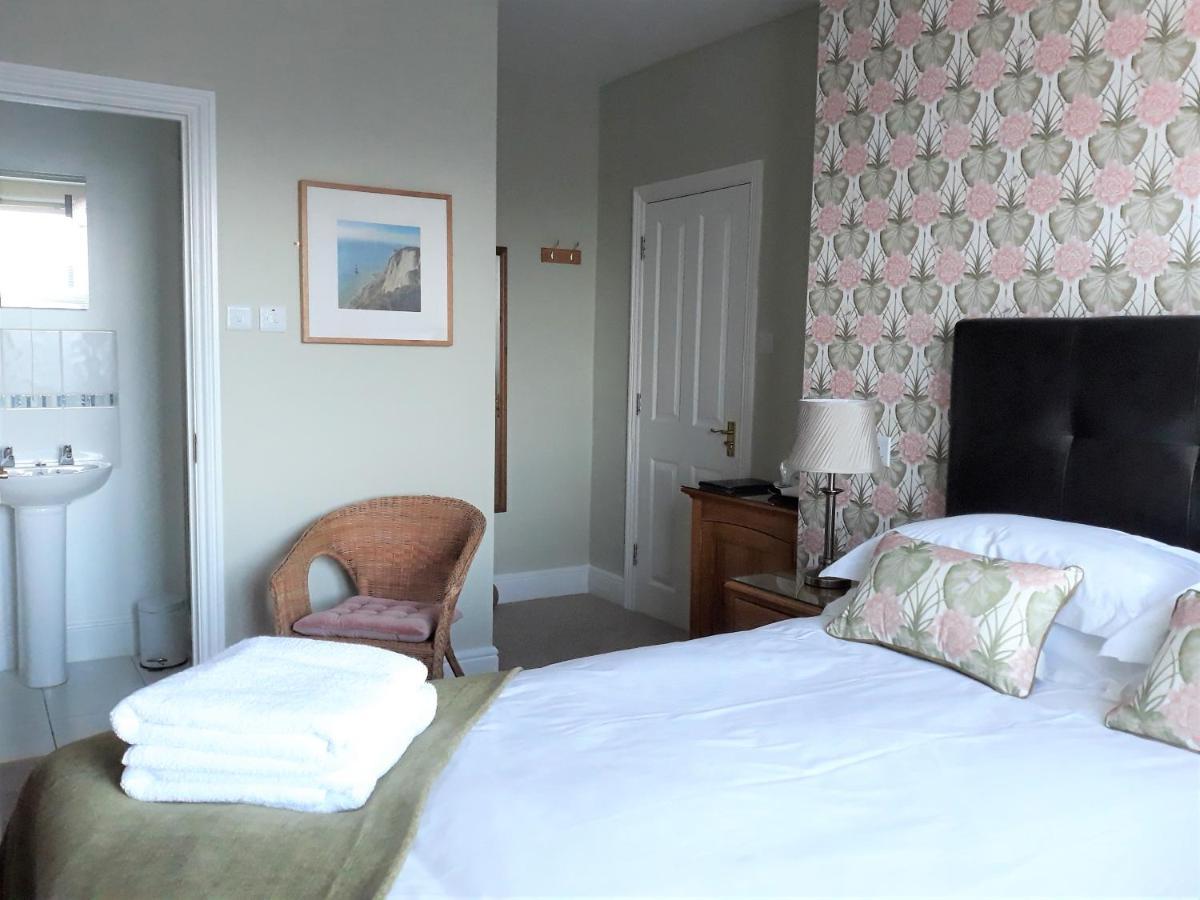 Breakers Bed And Breakfast Eastbourne Eksteriør billede