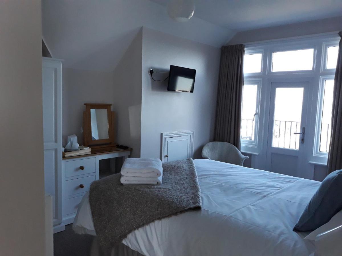 Breakers Bed And Breakfast Eastbourne Eksteriør billede