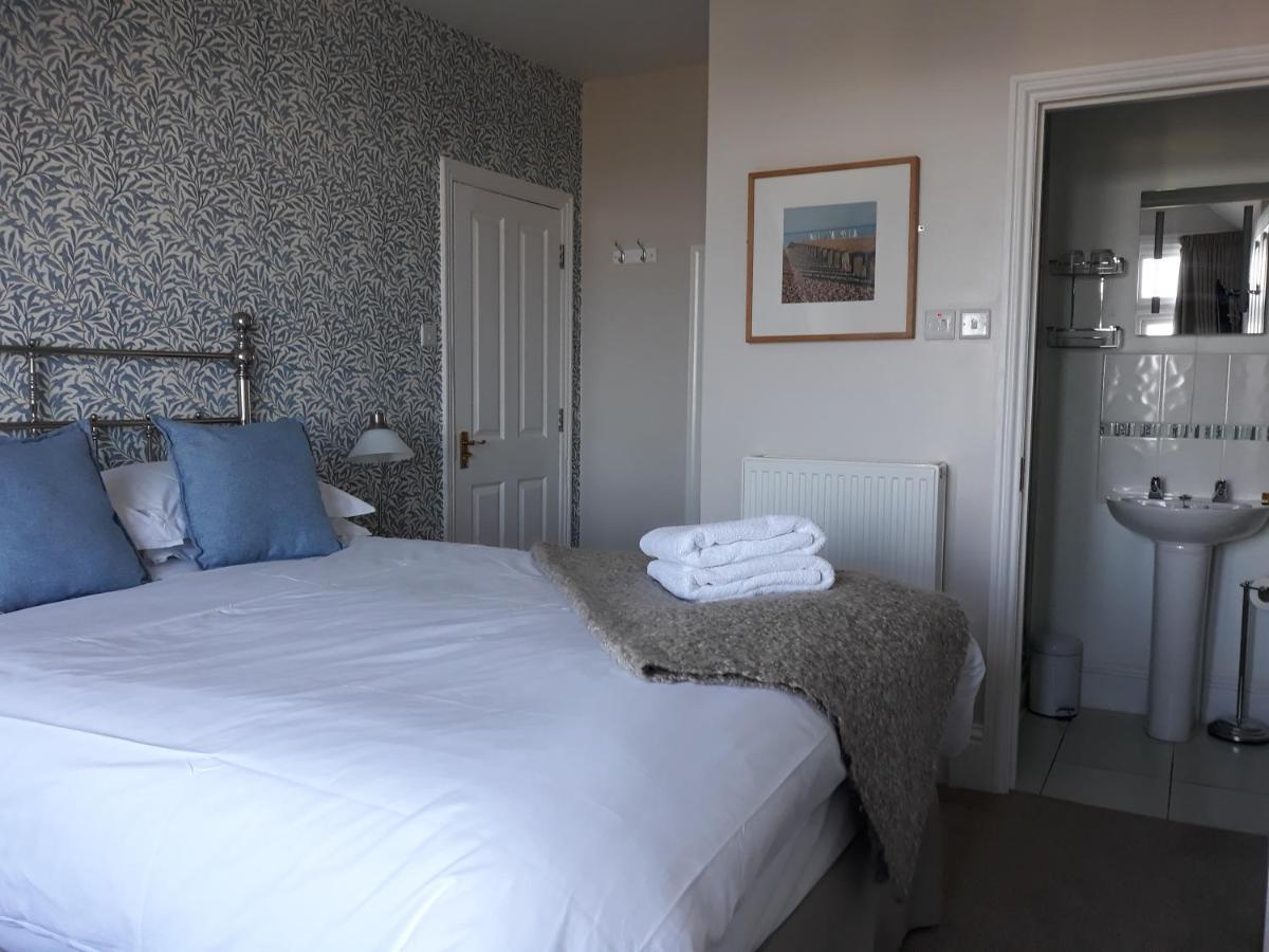 Breakers Bed And Breakfast Eastbourne Eksteriør billede
