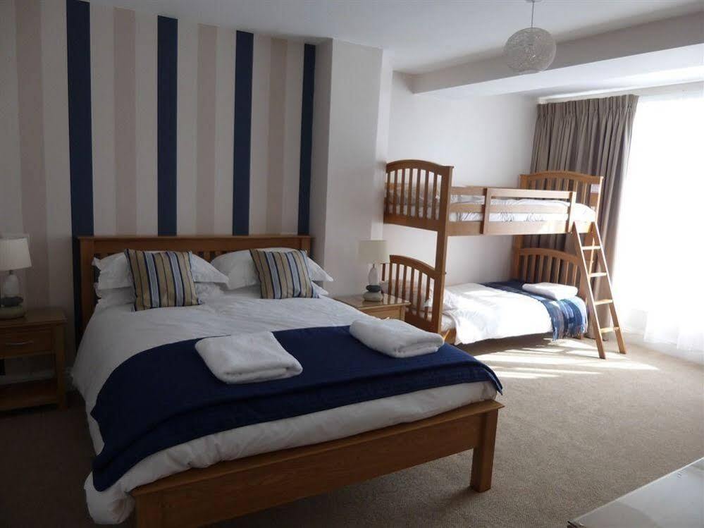 Breakers Bed And Breakfast Eastbourne Eksteriør billede
